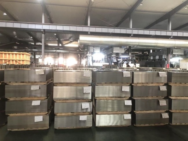 Druck Elektrolytische Zinnplatte Quadrat Candy Tin Box mit hervorragender Korrosionsbeständigkeit