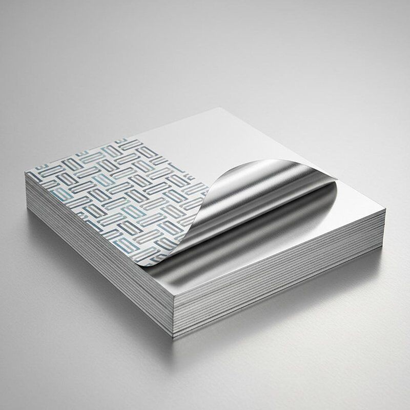 Quadratische elektrolytische Zinnplatte Merkmale 6001030mm Außen gedruckt oder einfach für Verpackung und Korrosionsbeständigkeit konzipiert