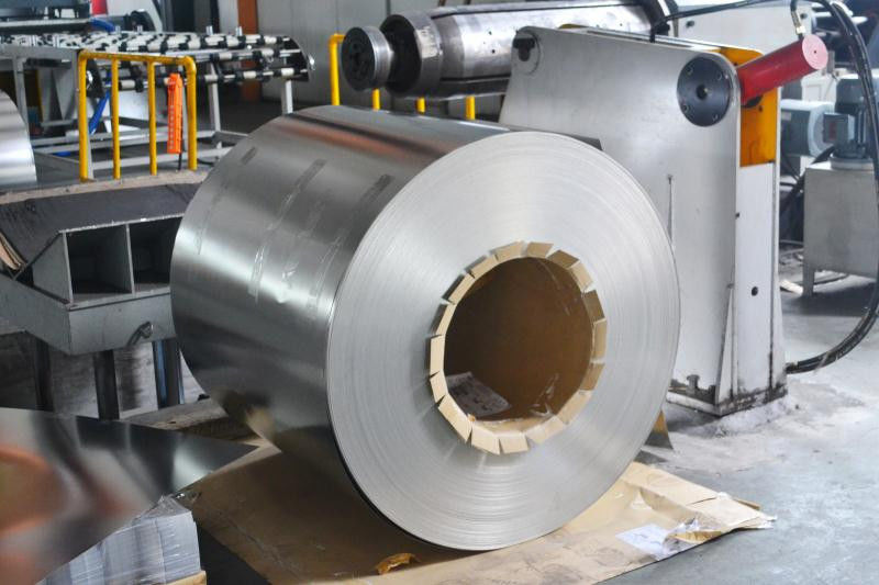 Zinnblech-Spulen bedecken 0.28mm 0.20mm 0.32mm das Rostbeständigkeits-Säure resistanFor Verpacken der Lebensmittel SPTE TFS Stärke 730mm 960mm